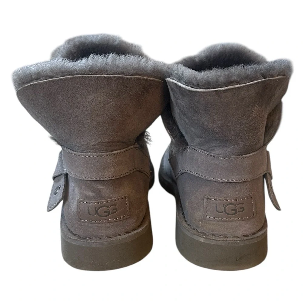Ugg Zariyah Water Repellent Ankle Bootie Charcoal Suede Women’s Size 8